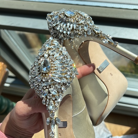 Badgley Mischka Gorgeous Wedding Shoes - Picture 17 of 17